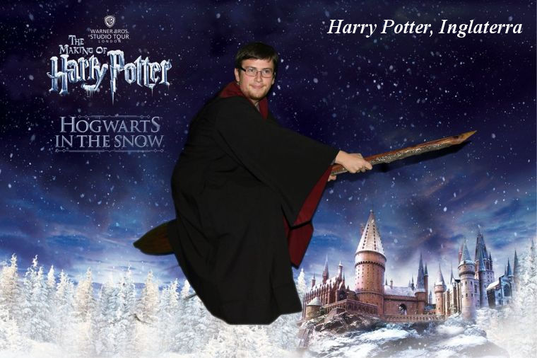 Poster de Alex, vestido de Harry Potter y volando en una escoba